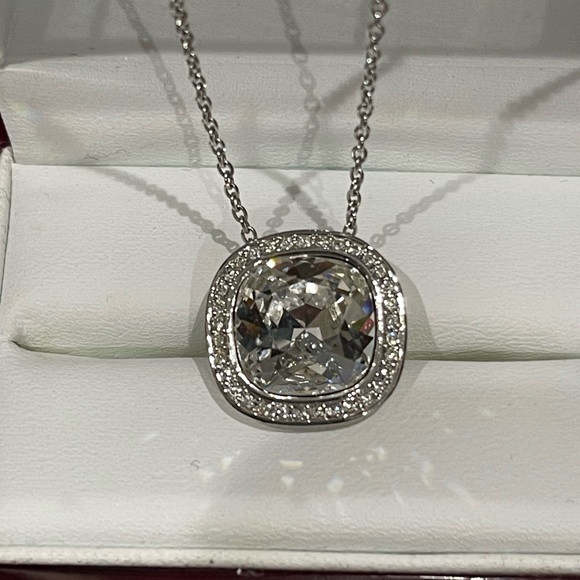 Swarovski Crystal Necklace - Picture 5 of 5